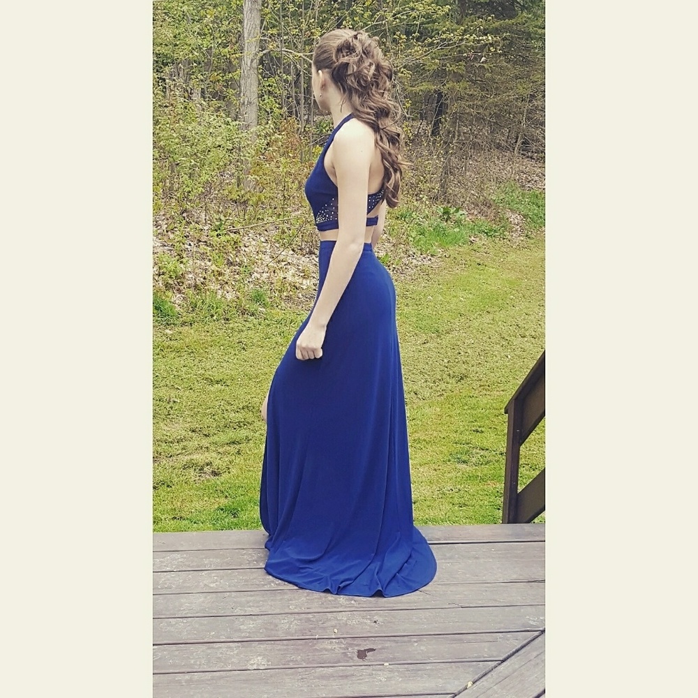 Black Two-Piece knee-length Prom Dress with Gorgeous Peplum Hem